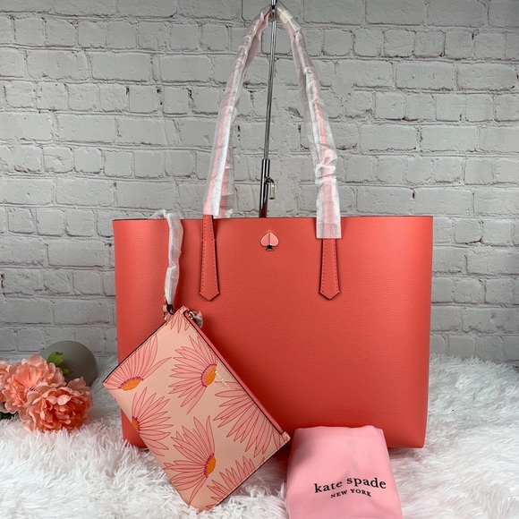 kate spade Handbags - Kate Spade Large Tote With Large Dust Bag